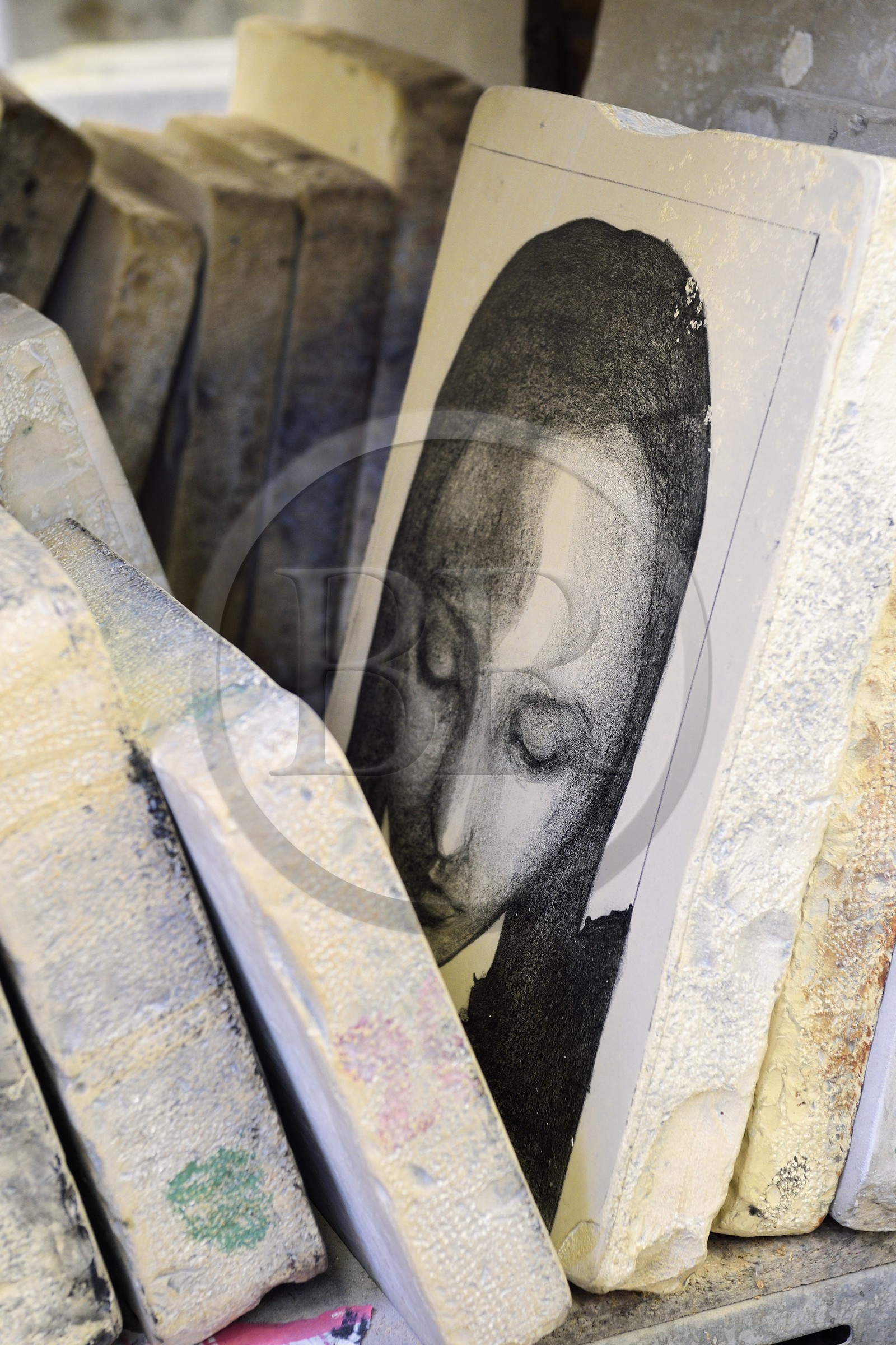 France, Paris (75), quartier de Saint-Germain-des-Prés, Ecole nationale supérieure des Beaux-Arts, département impression-multiples dans le Palais des Etudes, pierre de lithographie