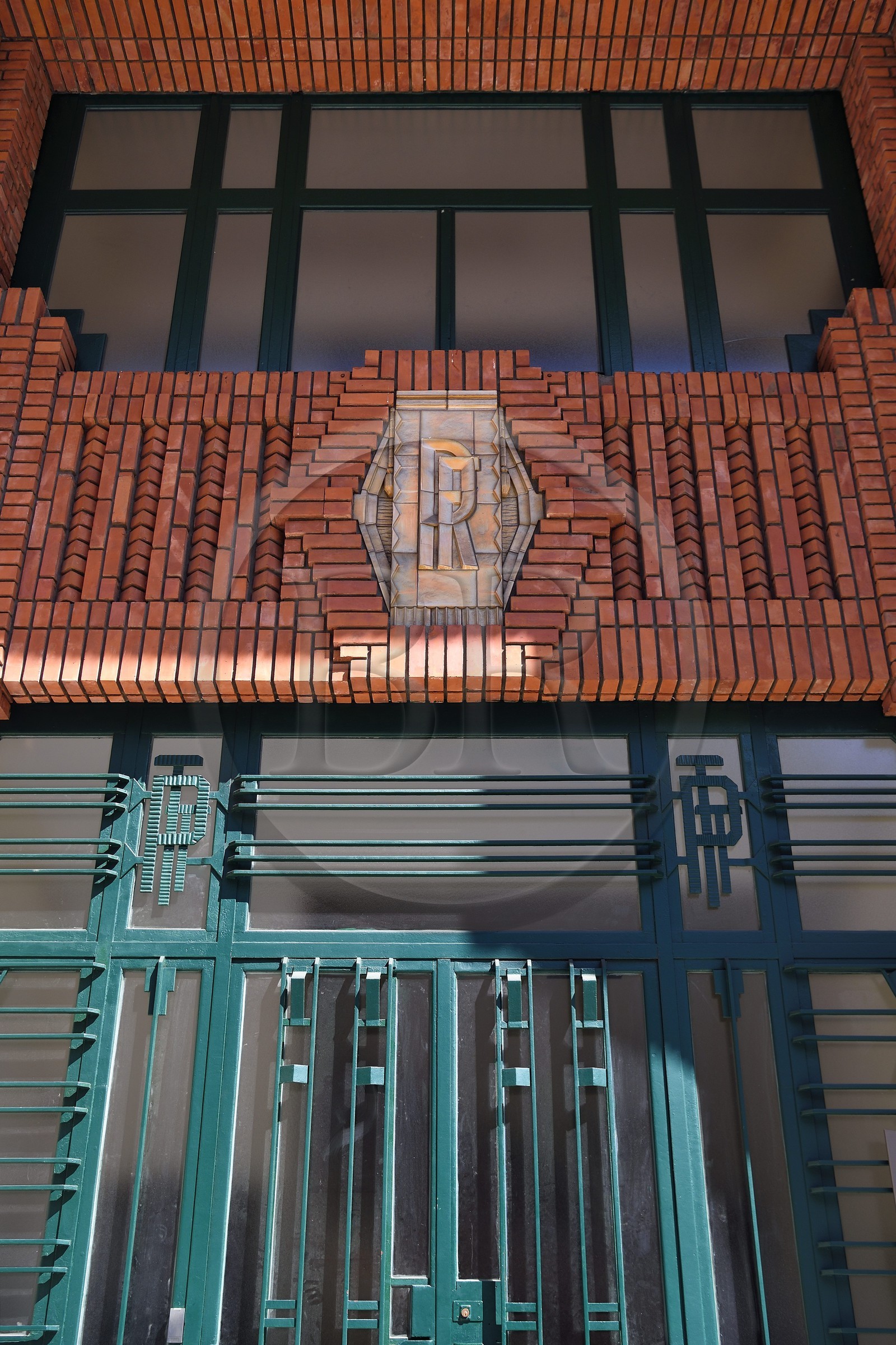 France, Alpes-Maritimes (06), Nice, la poste Thiers de style Art Déco construite en 1931 par l'architecte Guillaume Tronchet, seul immeuble en brique de la ville