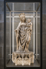 France, Saône-et-Loire (71), Autun, la cathédrale Saint-Lazare, Vierge à l'Enfant attribuée à Jean de la Huerta, XVe siècle, albatre