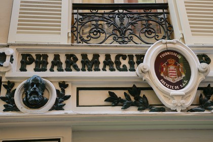 Principauté de Monaco, Monaco, la vieille ville sur le Rocher, la pharmacie Botta agrée par Son Altesse sérénissime