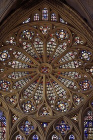 France, Moselle (57), Metz, la cathédrale Saint-Etienne, facade occidentale, vitraux du XIVeme siècle de Hermann de Münster et la grande rosace
