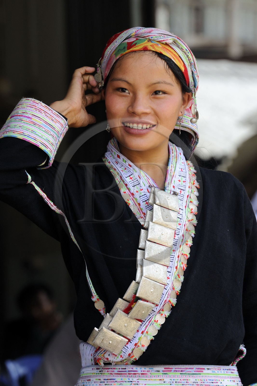 Vietnam, province de Lao Cai, région Nord-Ouest de Sapa, le marché multi-éthnique de Muong Hum, femme de la minorité des Dzao rouge