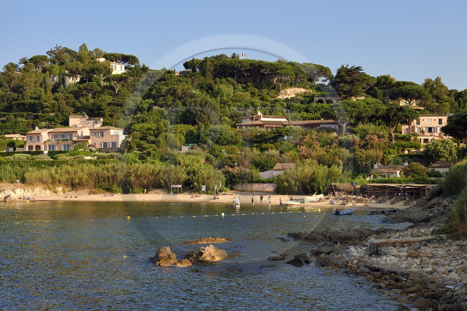 France, Var (83), Saint-Tropez, plage des Graniers et sa paillote