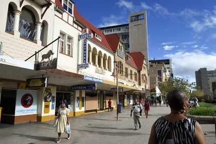 Namibie, région de Khomas, Windhoek, Independence Avenue et ses batiments de l'époque coloniale allemande
