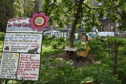 Allemagne, Berlin, quartier de Kreuzberg, Kunstraum Kreuzberg-Bethanien dans un ancien hopital, le jardin de quartier Ton-Steine-Garten