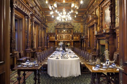 Roumanie, Valachie, Sinaia, château de Peles ancienne résidence royale édifiée de 1875 à 1883 pour le roi Carol Ier de Roumanie, la salle à manger