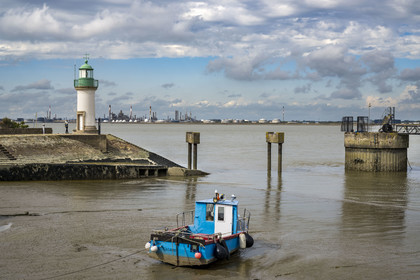 France, Loire-Atlantique (44), Paimboeuf, phare de Paimboeuf situé à plus de 10 km de la côte, le seul phare français construit aussi loin dans les terres et le seul de l'estuaire de la Loire