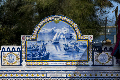 Portugal, Algarve, district de Faro, olhao, azulejos représentant l'arrivée du cahique à Rio de Janeiro (a chegada do cahique ao Rio de Janeiro)