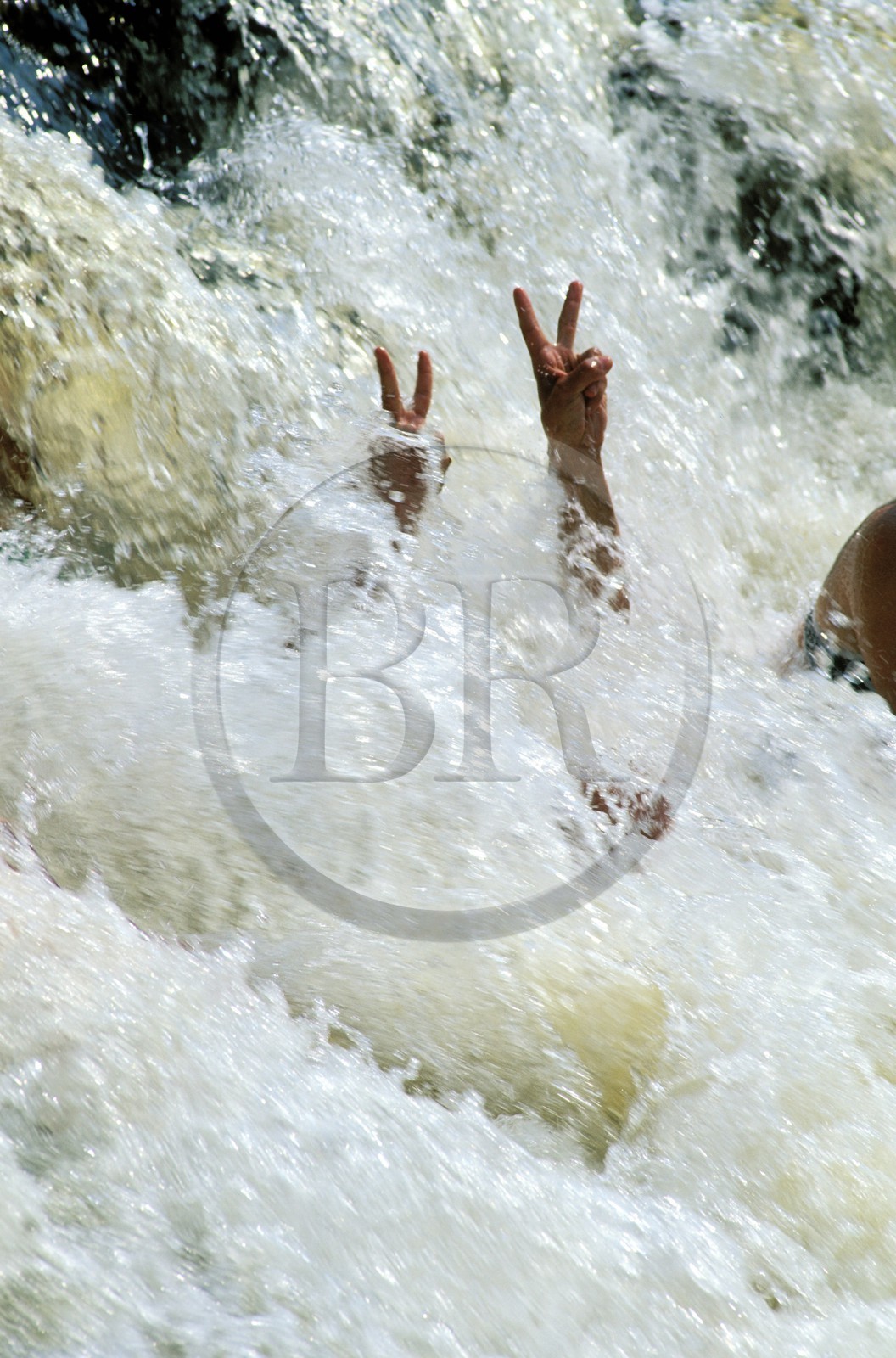 Canada, province de Québec, Réserve faunique de la Vérendrye, rivière des Outaouais, relaxation dans la cascade