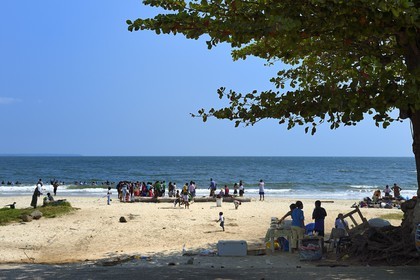 Gabon, Libreville, la très populaire plage du lycée Leon M'Ba