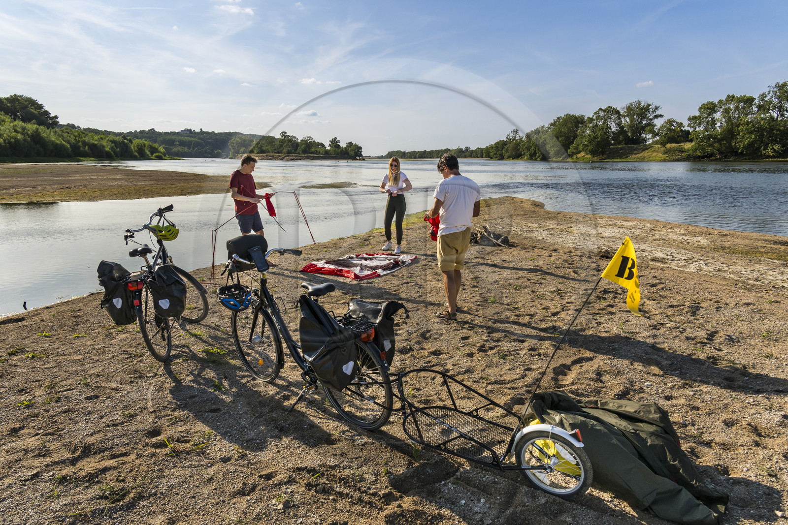 France, Maine-et-Loire, Loire valley listed as World Heritage by UNESCO, Saumur towards Saint-Hilaire, cycling along the banks of the Loire, setting up camp for the night on one of the sandbanks forming islands on the Loire