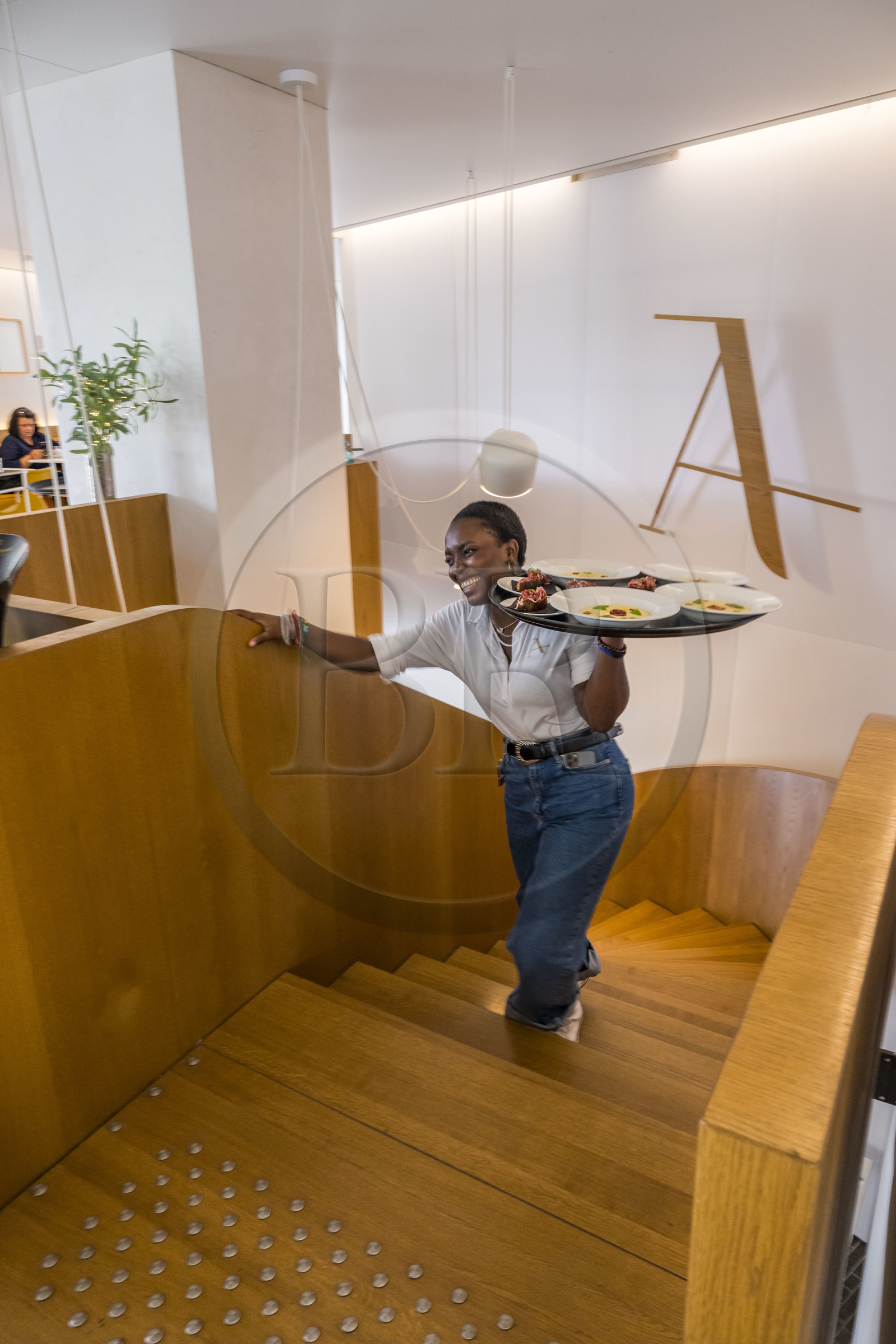 France, Hérault (34), Montpellier, quartier Richter, les rives du Lez, immeuble L'Arbre Blanc de l'architecte japonais Sou Foujimoto, des plats vont être servis au restaurant l'Arbre