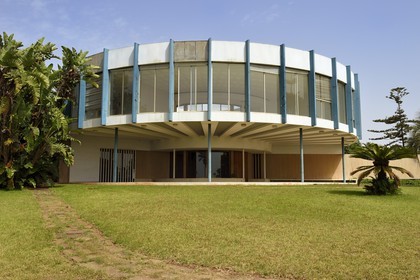 Maroc, Casablanca, colline d'Anfa, villa du docteur b. dite villa camembert, architecte Wolfgang Ewerth (1962)