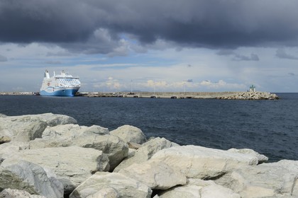 France, Haute-Corse (2B), Bastia, ferry à quai dans le port