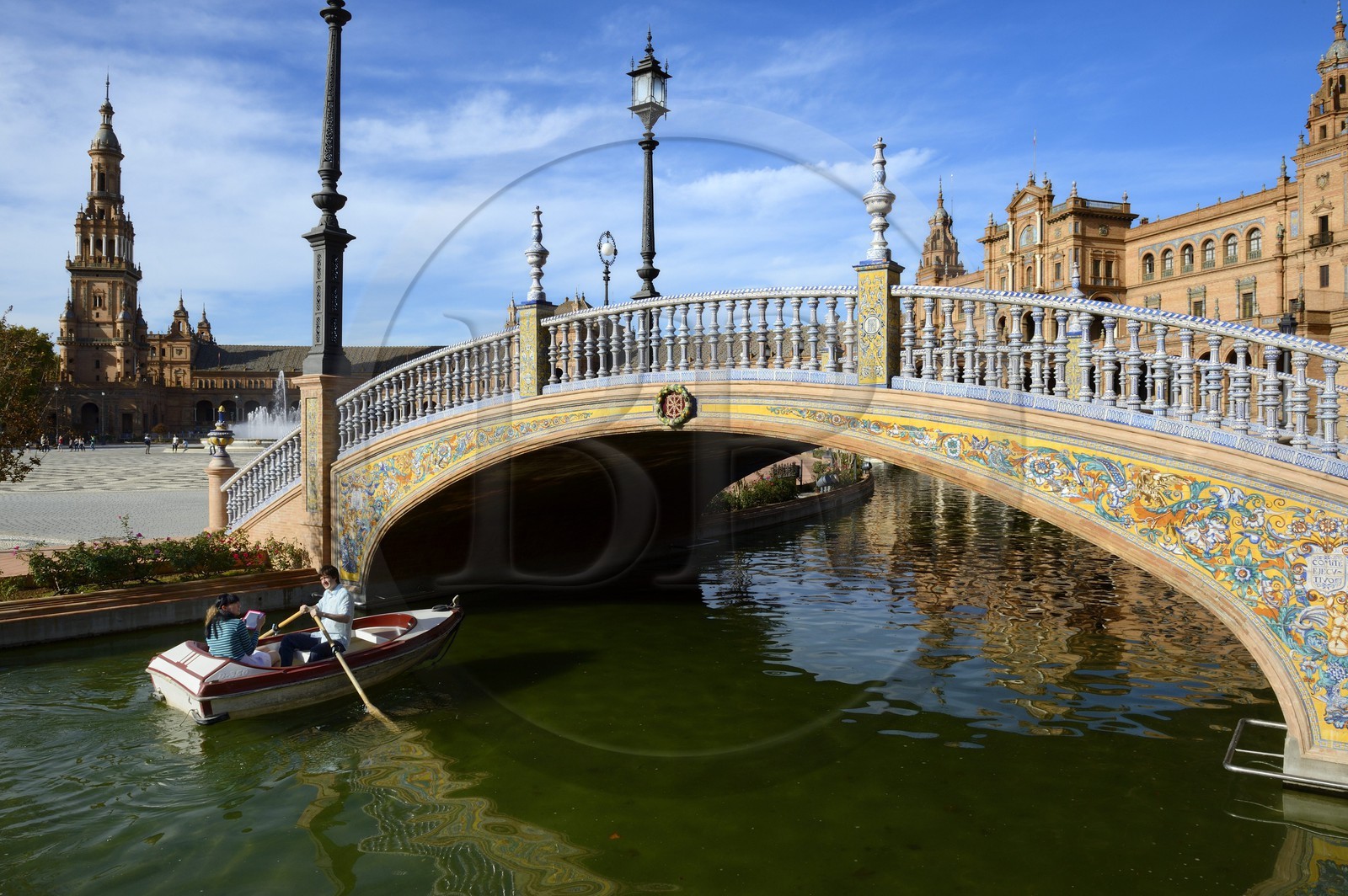 Espagne, Andalousie, Séville, Parque de Maria Luisa, Plaza de Espana (Place d' Espagne) construite pour l'Exposition ibéro-américaine de 1929
