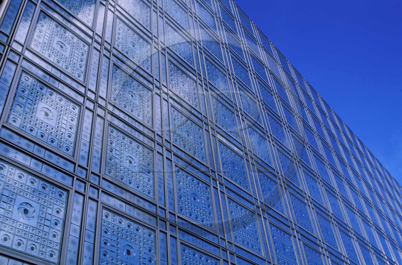 France, Paris, Institut du Monde Arabe in the Quartier Latin by architect Jean Nouvel and architecture studio