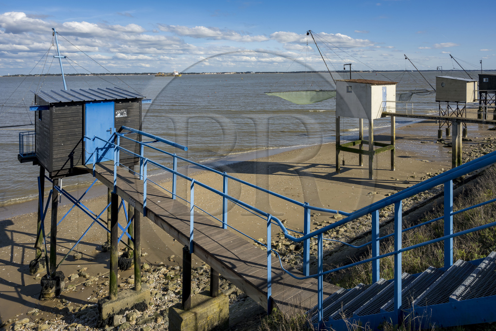France, Loire Atlantique, Estuaire de la Loire, Saint Nazaire, traditional carrelet (fishing shack) along boulevard Albert 1er