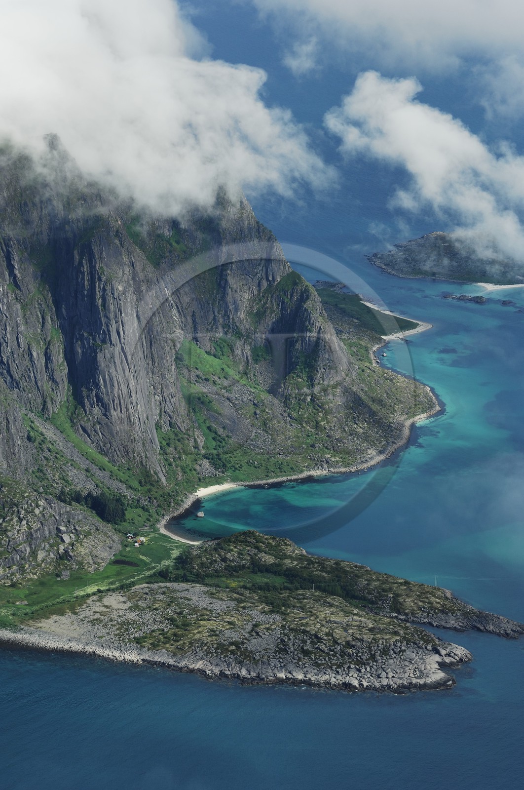 Norvège, Nordland, Iles Lofoten, Ile de Skrova (vue aérienne)