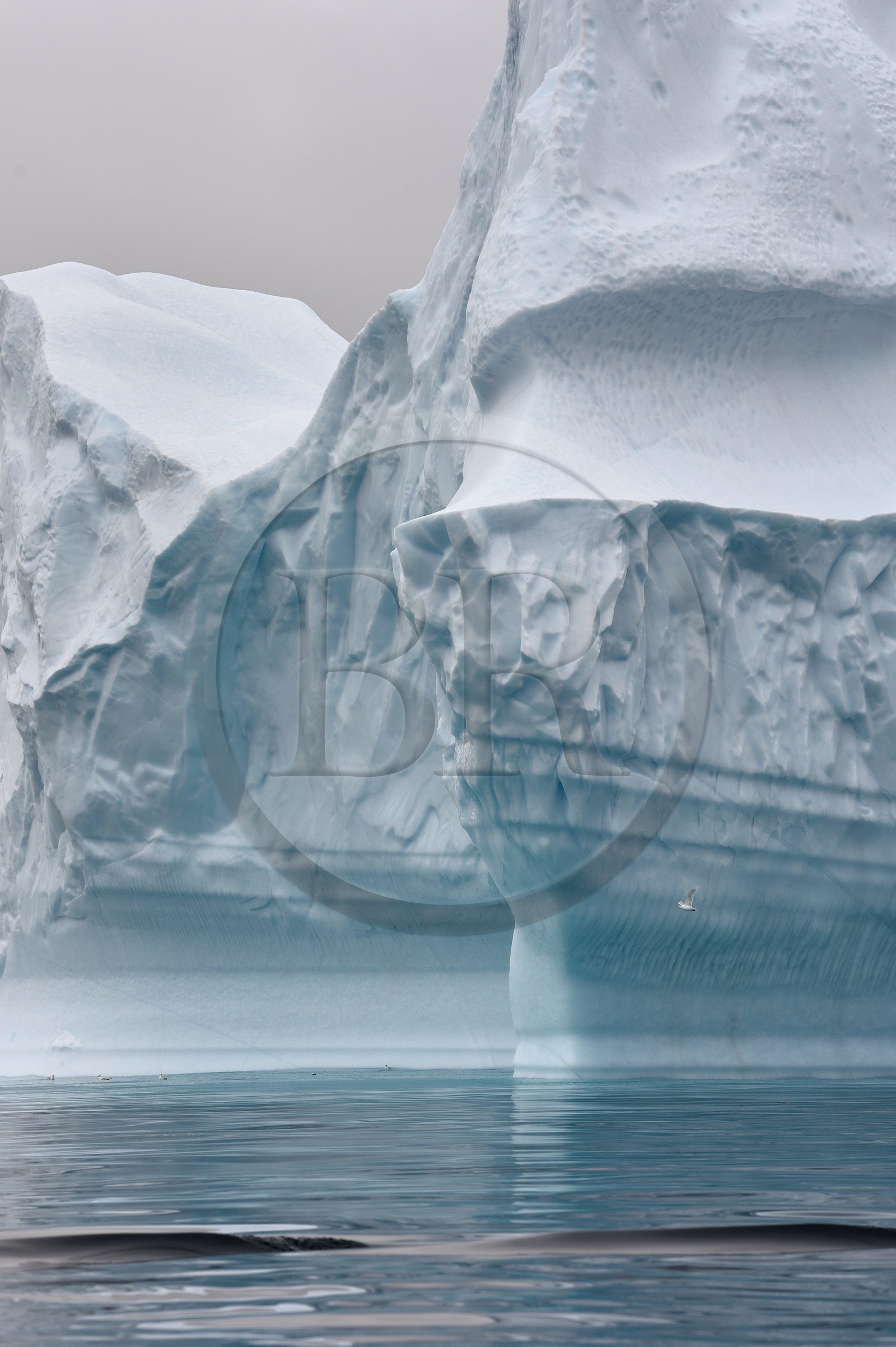 Groenland, cote Nord-Ouest, mer de Baffin, iceberg dans Inglefield Fjord vers Qaanaaq