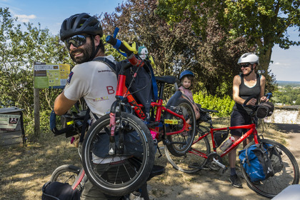 France, Maine-et-Loire, Loire valley listed as World Heritage by UNESCO, Saumur, cycling on the banks of the Loire, BIKE PACK by Clémence and Jérémy with their 4 daughters (7, 5, 5 years old and 20 months old)