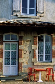 France, Saone et Loire, Chissey les Mâcon, a cafe and grocery shop