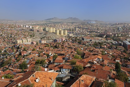Turquie, Anatolie centrale, Ankara, depuis la citadelle dans la vieille ville dominant la ville nouvelle à l'Est