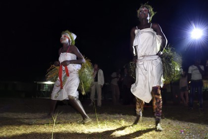 Gabon, province de Ogooué- Maritime, Omboué, région du Loango, danses traditionnelles Nkomi (Myènè)
