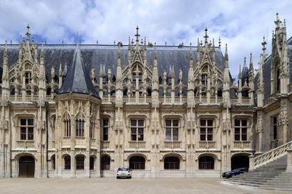 France, Seine-Maritime (76), Rouen, le Palais de justice de Rouen est l'ancien Parlement de Normandie et une des quelques réalisations de l'architecture gothique civile de la fin du Moyen Âge en France