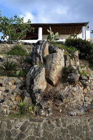 Italie, Sicile, iles Eoliennes, classées Patrimoine Mondial de l'UNESCO, Ile de Lipari, obsidienne, roche volcanique vitreuse et riche en silice