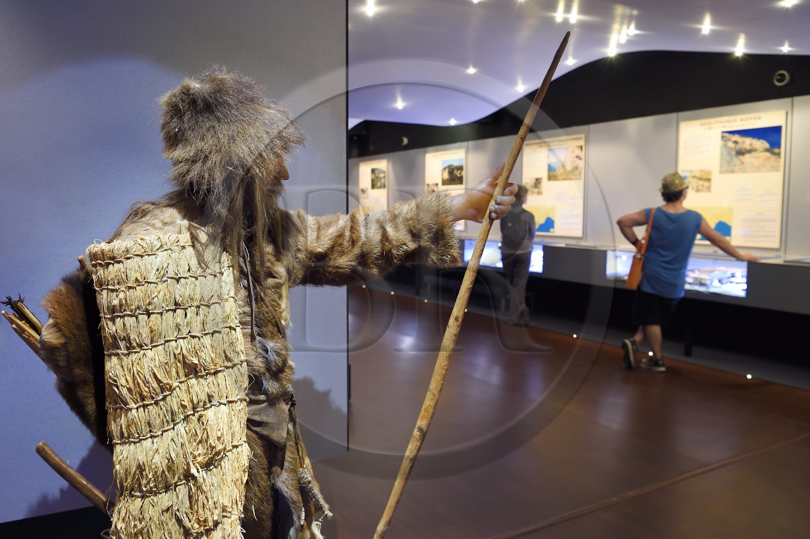 France, Alpes-Maritimes (06), vallée de la Roya, Tende, musée départemental des Merveilles, reconstitution du costume d'un alpin de 3200 ans avant J.C.
