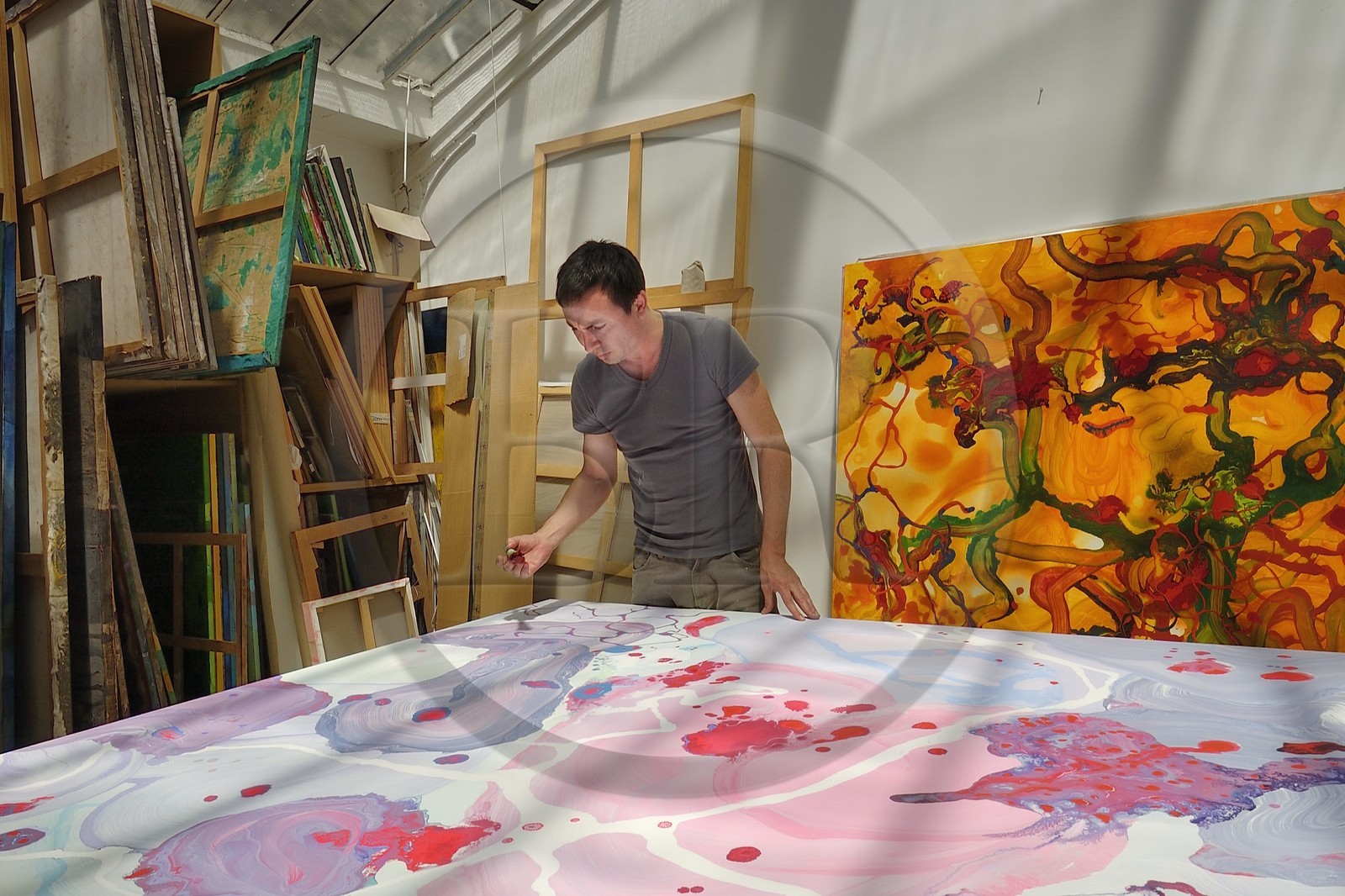 France, l'artiste peintre Vincent Guzman