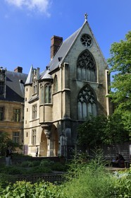 France, Paris, Musee du Moyen-Age (Middle Ages Museum), the former Hotel de Cluny, the chapel and the medieval garden
