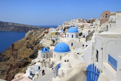 Grèce, Les Cyclades, mer Égée, île de Santorin (Thira ou Théra), le village de Oia qui surplombe la Caldera