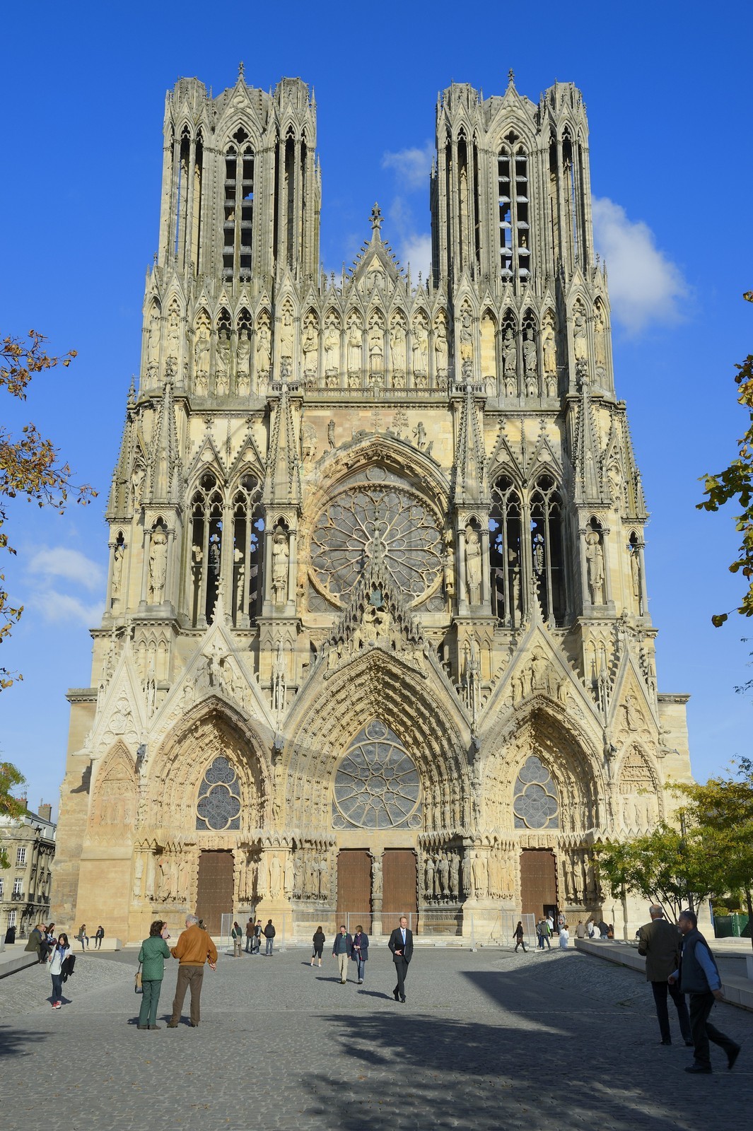 France, Marne (51), Reims, la cathédrale Notre-Dame de Reims, classée Patrimoine Mondial de l'UNESCO, la facade occidentale et le parvis