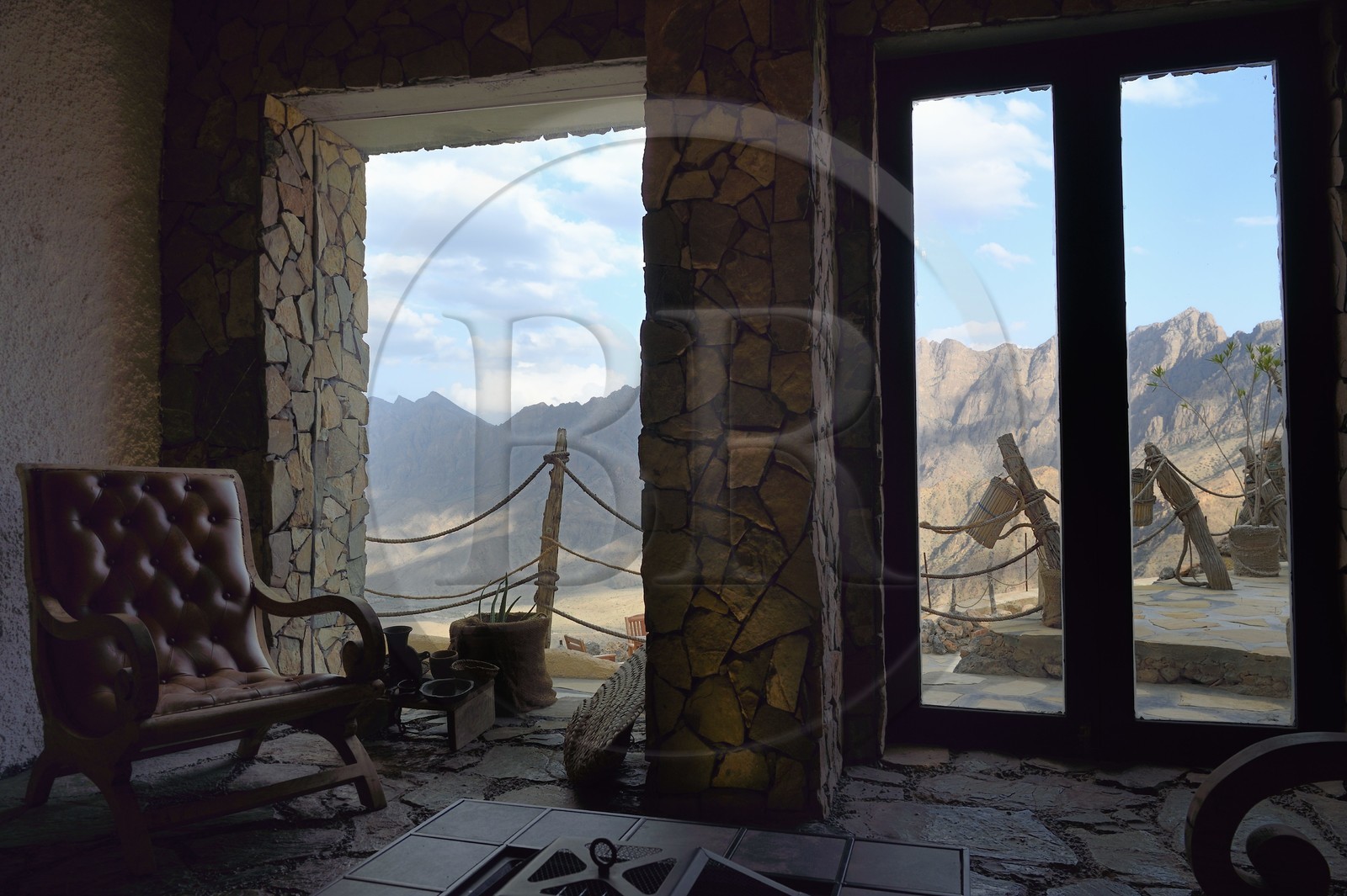 Sultanat d'Oman, Gouvernorat d'Al-Batina du Sud, Hajar occidental, Wadi Mistall, village de Wakan (Wukan), Sama Wakan Heritage Home, chambres d’hotes de charme et terrasse avec vue