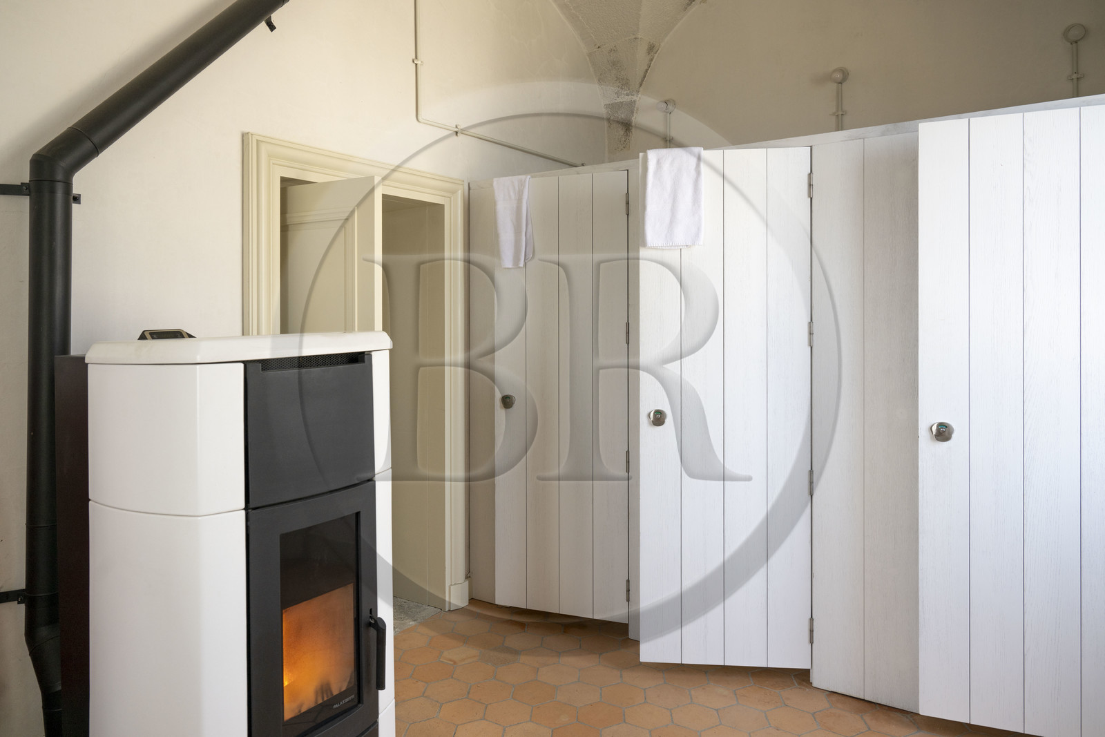 France, Finistère, Abers Country (Pays des Abers), Virgin Island, the Virgin Island lighthouse, the old lighthouse from 1845 transformed into an eco-lodge, bathroom