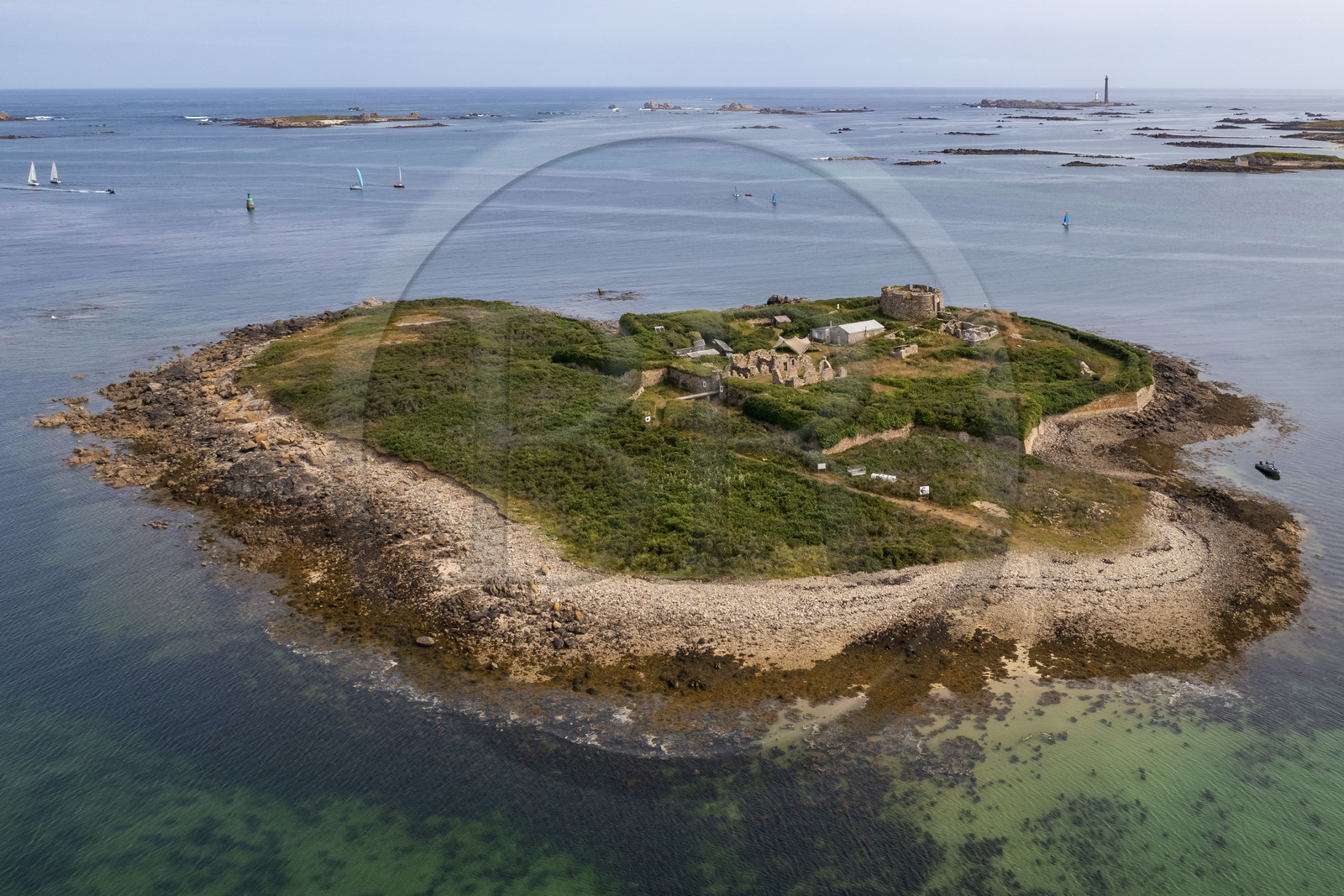 France, Finistère, Abers Country (Pays des Abers), Aber Wrac'h estuary, fort built by Vauban at the beginning of the 18th century on Ile Cèzon, the Virgin Island lighthouse in the background (aerial view)