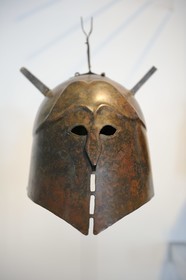 Suisse, Bâle, Musée des antiquités Antikenmuseum Basel und Sammlung Ludwig, casque grec d'Apuli