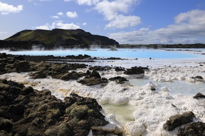 Islande, Grindavik, le Blue Lagoon au eaux très riches en silice (Usine géothermique)
