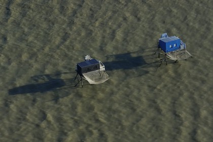 France, Charente-Maritime (17), carrelets aux abords de l'Ile Madame (vue aérienne)