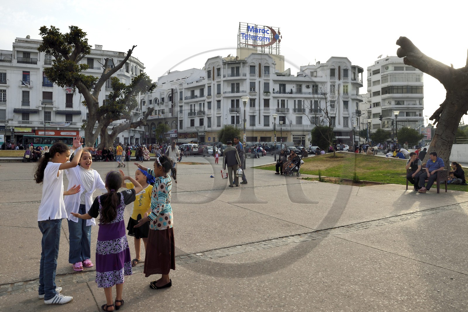 Morocco, Casablanca, United Nations square (place des Nations-Unies), Art Deco buildings and girls games
