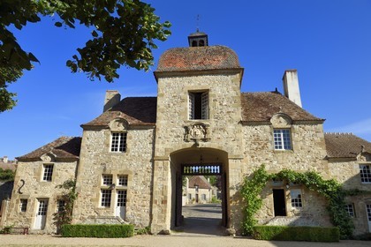 France, Allier (03), former province of Bourbonnais, Souvigny, Souvigny cluniac Priory (prieuré Saint-Pierre-et-Saint-Paul), ducal necropolis of the Dukes of Bourbon, the porter's lodge of the prior's residence (17th century)