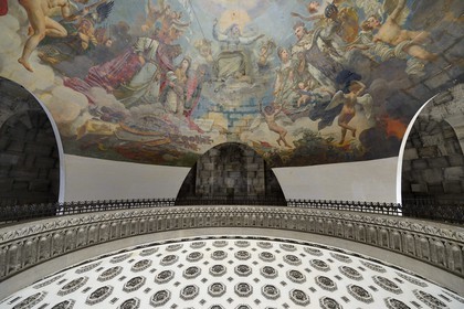 France, Paris (75), le Panthéon, oculus zénithal laissant voir la fresque l'Apothéose de Sainte Geneviève d'Antoine Gros placée sur la coupole intermédiaire
