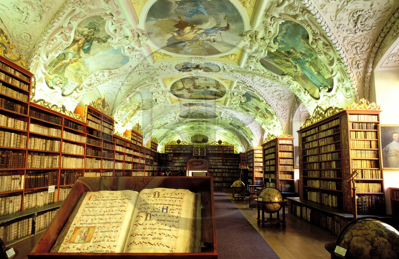 République Tchèque, Prague, Hradcany, le monastère de Strahov (Prémontrés), bibliothèque théologique (1679)