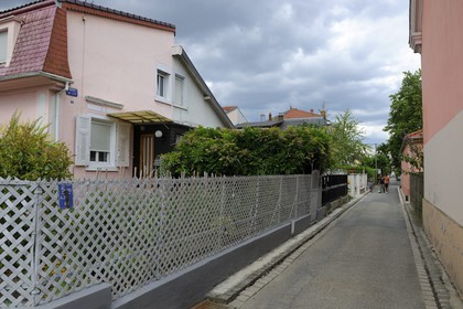 France, Haut Rhin, Mulhouse, la Cite ouvriere (working class housing), rue des Lis