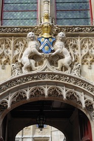 France, Seine-Maritime (76), Rouen, place de la Pucelle, Hôtel de Bourgtheroulde a été bati dans la première moitié du XVIe siècle par Guillaume Le Roux et présente les influences conjointes du gothique flamboyant et de la Renaissance