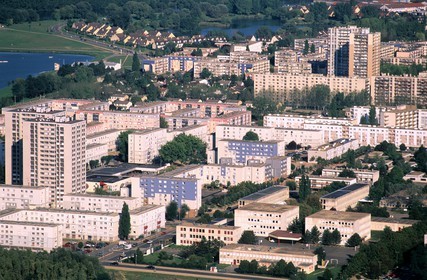 France, Yvelines (78), Parc naturel régional du Vexin français, cités de Mantes-la-Jolie (vue aérienne)
