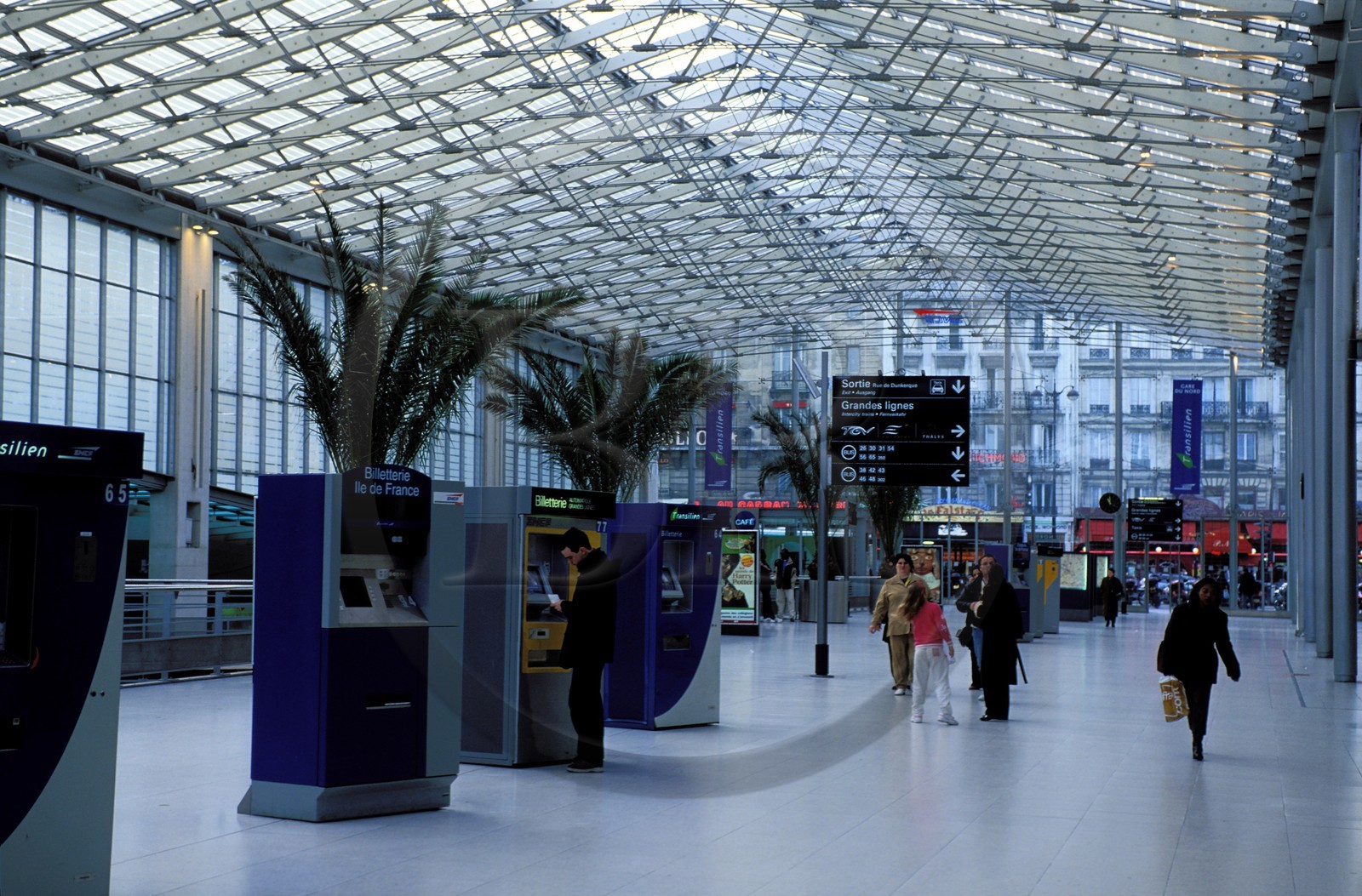 France, Paris, new glass roof of Gare du Nord train station