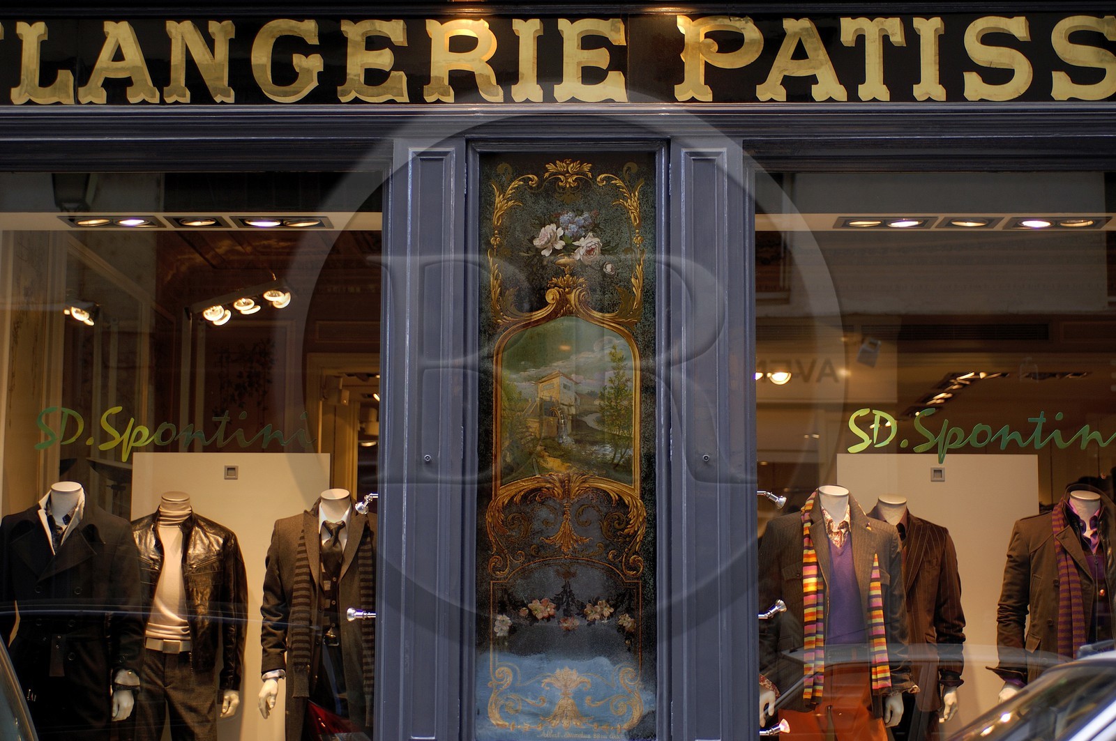 France, Paris, fashion shop in an old bakery on Francs Bourgeois Street