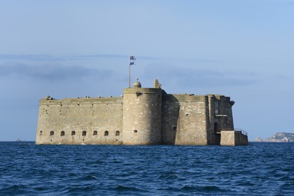 France, Finistère (29), baie de Morlaix, Carantec, le château du Taureau construit par Vauban au XVIIe siècle